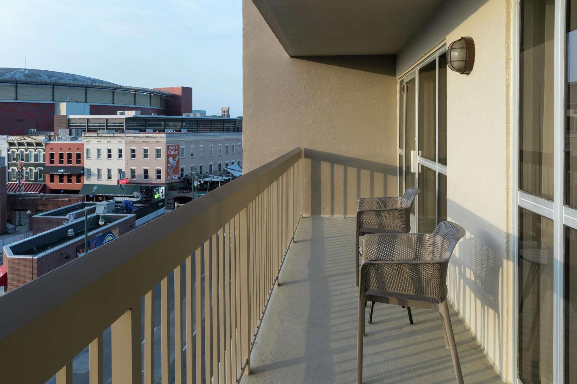 Hampton Inn & Suites Memphis-Beale Street Exterior photo