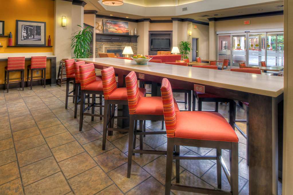 Hampton Inn & Suites Memphis-Beale Street Interior photo